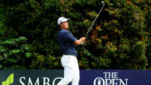 Sadom and Sihwan tie at the top at Singapore Open
