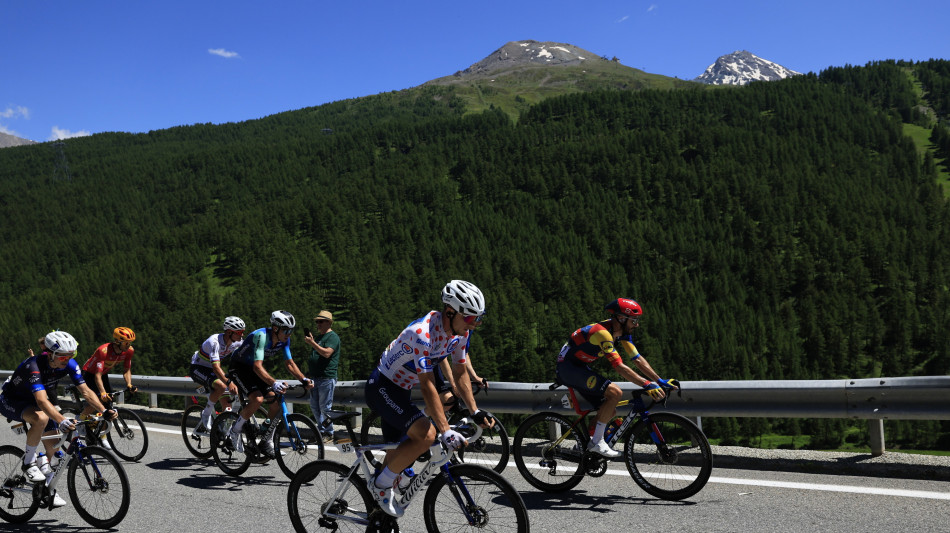 Tour: Bernard multato dall'Uci dopo bacio a moglie e figlio