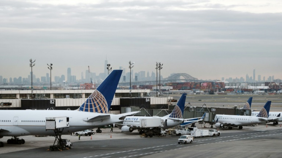 United Airlines reports Q4 loss on latest Covid-19 drag