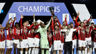 Milan vence Inter de virada (3-2) e conquista Supercopa da Itália