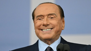 Mejora la salud de ex primer ministro italiano Berlusconi, según los médicos