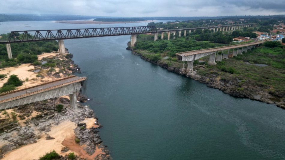 Sube a 10 cifra de muertos en colapso de puente en Brasil