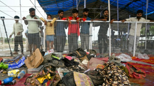 Inde: des témoins décrivent le "chaos" de la bousculade qui a fait 121 morts