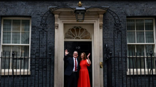 Premier Starmer ernennt Kabinett nach haushohem Sieg für Labour in Großbritannien
