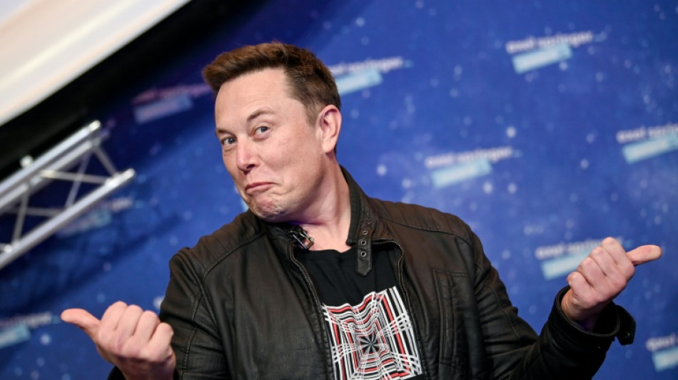 Elon Musk lanza oferta hostil para comprar el "100% de Twitter"