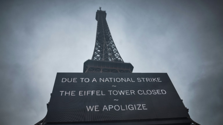 La Torre Eiffel se mantiene cerrada debido a una huelga