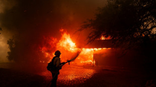 Thousands told to flee wildfire near Los Angeles