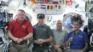 "C'est un bonheur d'être ici", rassurent les deux astronautes américains coincés dans l'ISS