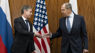US, Russia promise to work to ease Ukraine tensions 