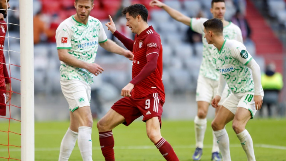 Bayern survive Fuerth scare thanks to Lewandowski brace