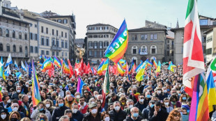 Thousands in Florence gather to hear Zelensky, protest war